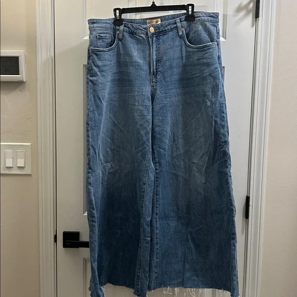 Kut from the Kloth Classic Blue Jeans - Picture 2 of 5